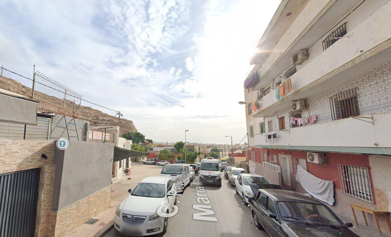 Se vende piso OKUPA en Almería (Almería). - foto 3