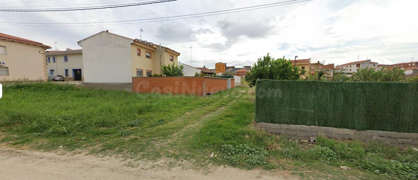 Se vende casa independiente OKUPA en Talayuela (Cáceres). - foto 3