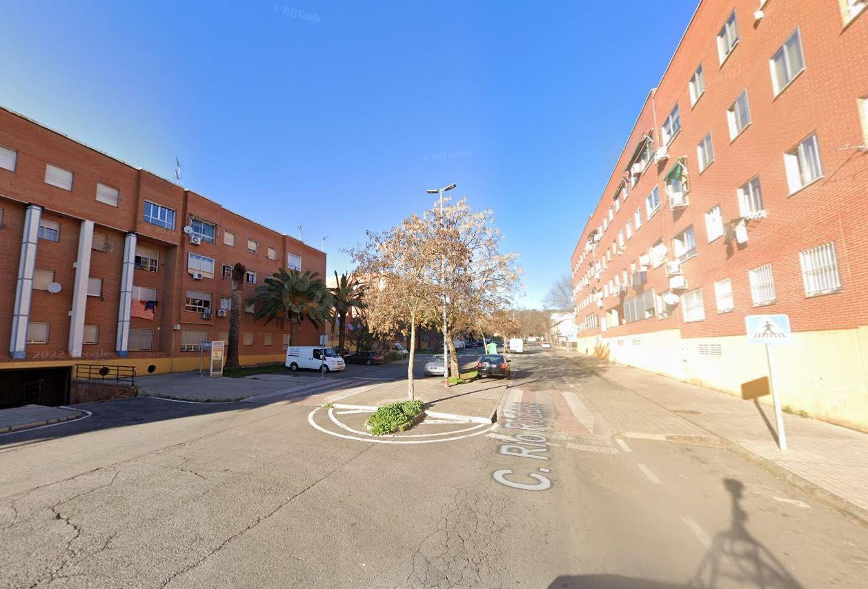 Se vende piso OKUPA en Cáceres (Cáceres). - foto 3