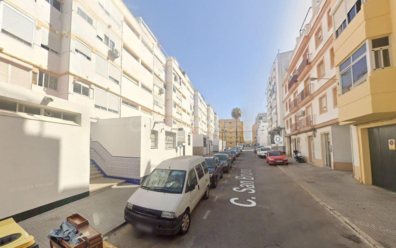 Se vende piso OKUPA en San Fernando (Cádiz)-