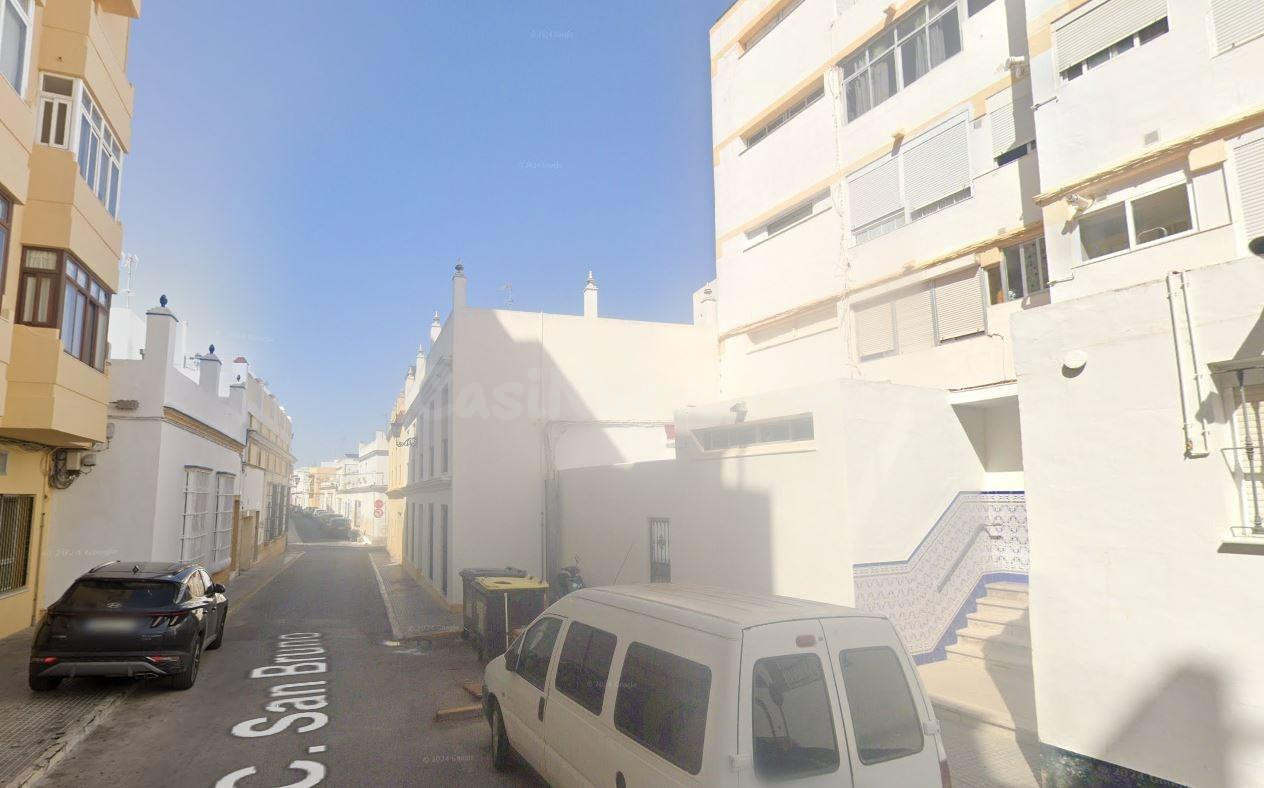 Se vende piso OKUPA en San Fernando (Cádiz)- - foto 2