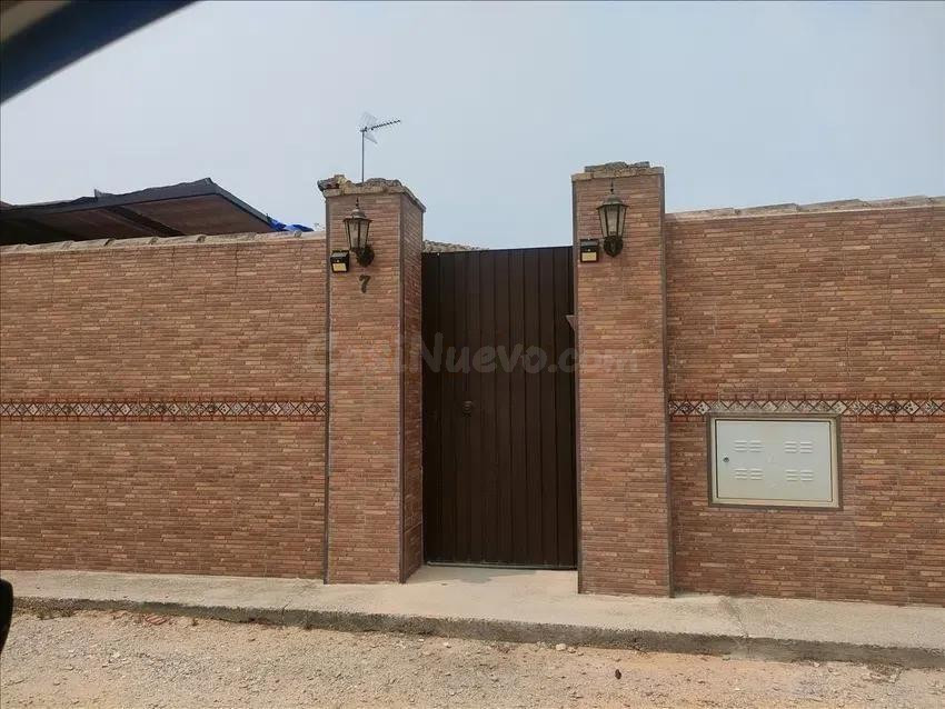 Se vende piso OKUPA en Chiclana de la Frontera (Cádiz). - foto 2