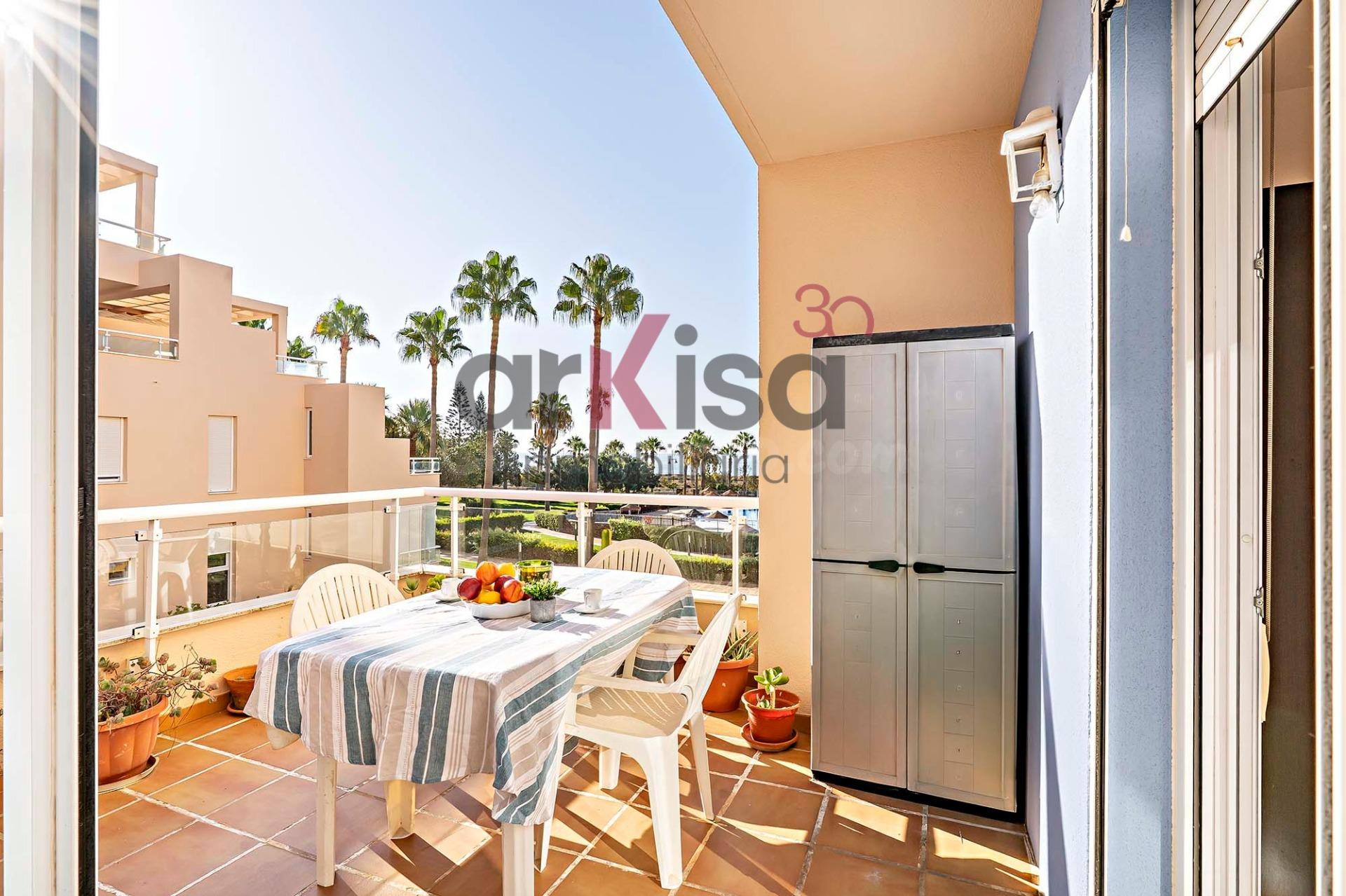 VENTA DE APARTAMENTO EN PRIMERA LINEA DE PLAYA (ALMERIMAR) - foto 3