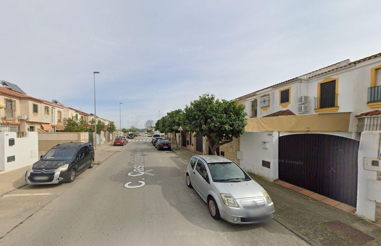 Se vende casa adosada OKUPA en Torre Del Tajo Jerez de la Fr