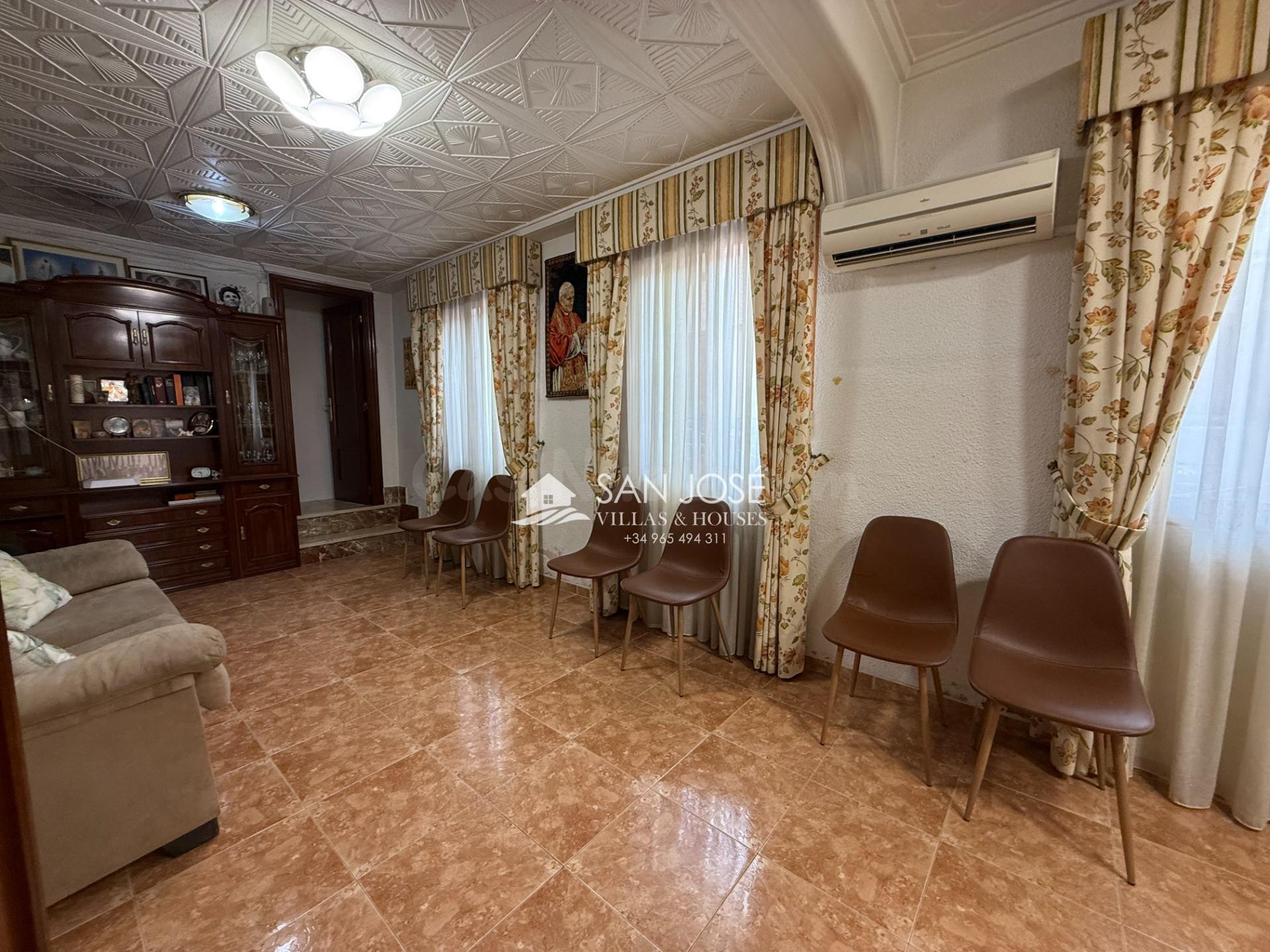 SE VENDE EN ASPE CASA ESQUINA CON AMPLIA TERRAZA - foto 4