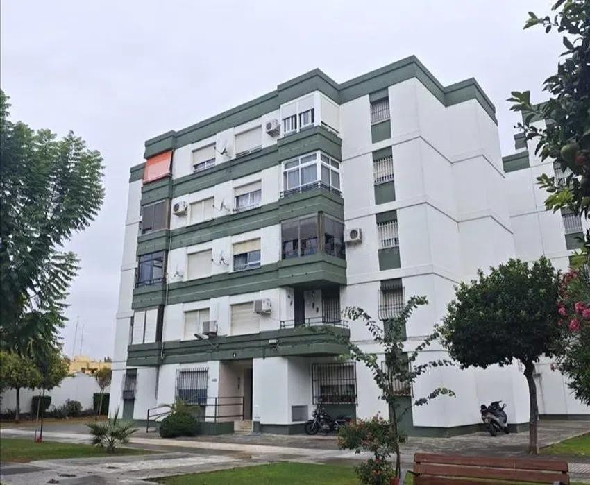 Se vende piso OKUPA en Ronda De Los Alunados Jerez de la Fro