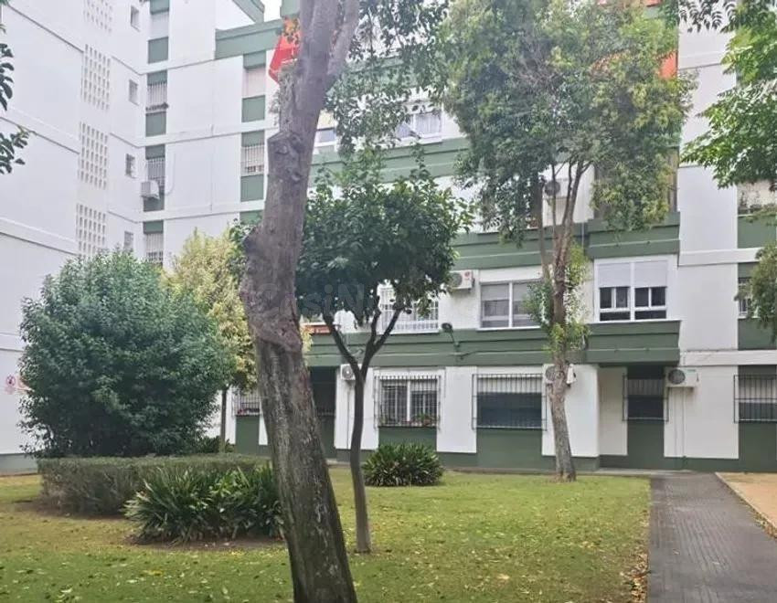 Se vende piso OKUPA en Ronda De Los Alunados Jerez de la Fro - foto 3