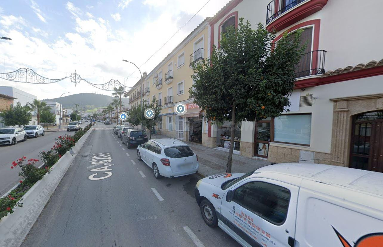 Se vende casa adosada OKUPA en San José del Valle (Cádiz). - foto 2