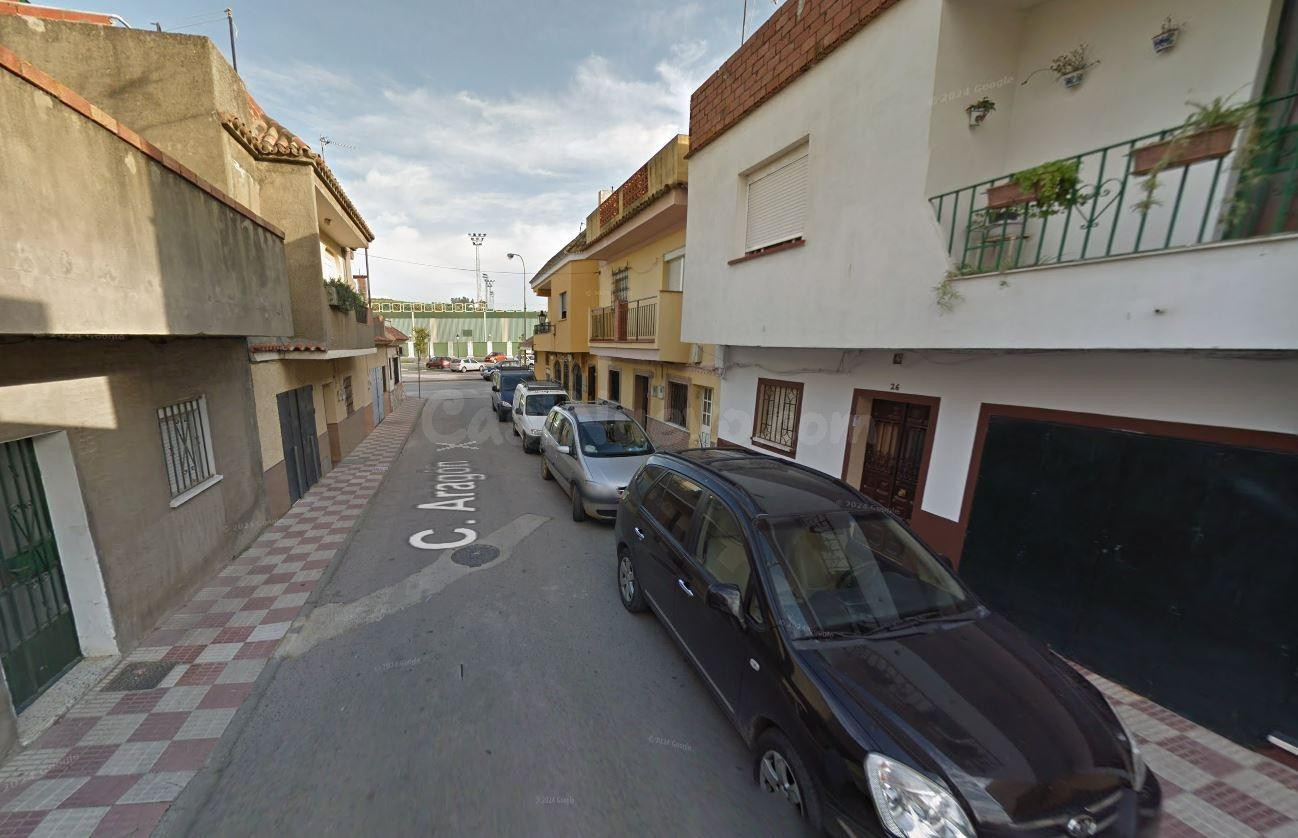 Se vende piso OKUPA en Los Barrios (Cádiz). - foto 3