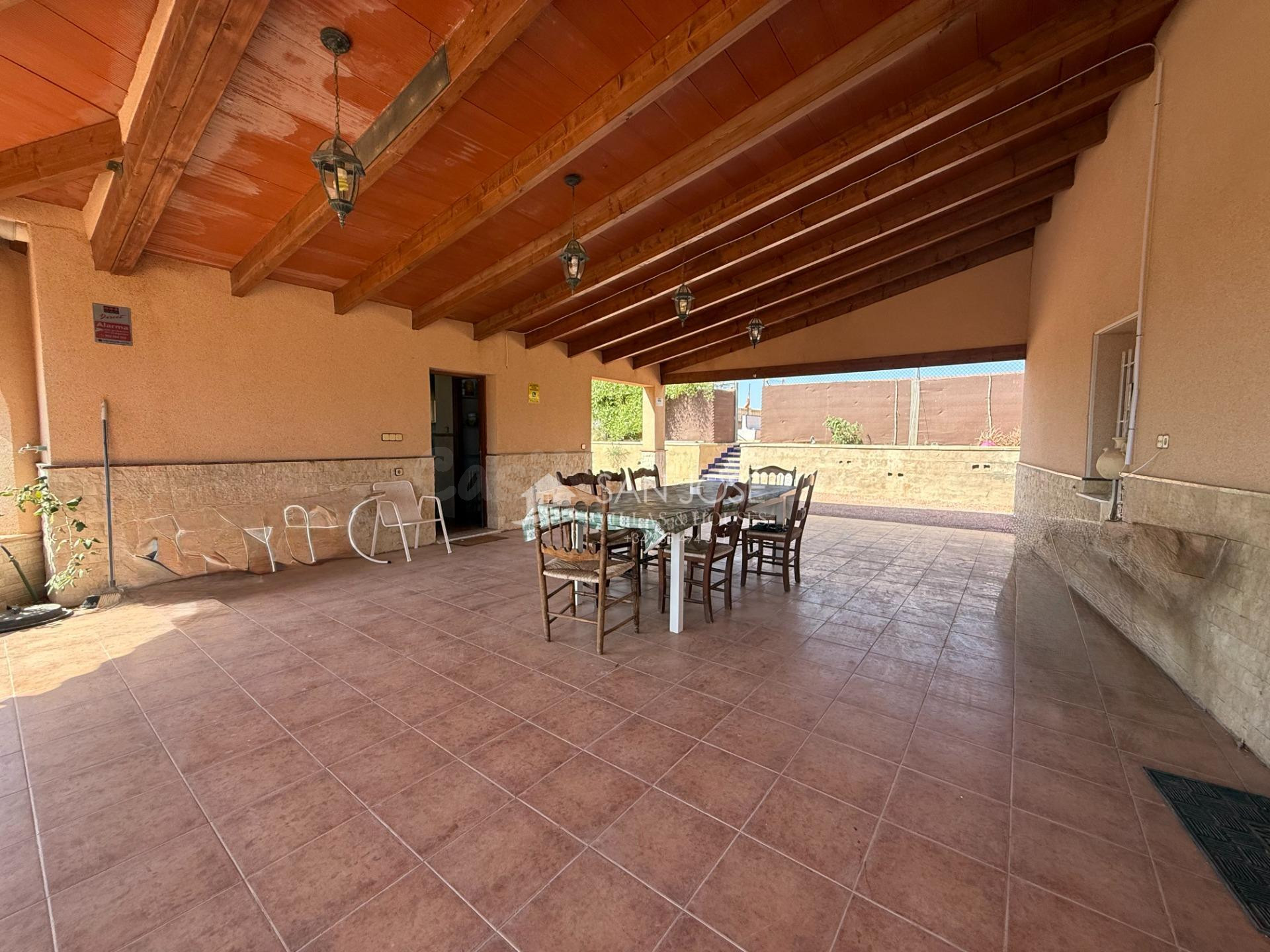 SE VENDE CHALET EN NOVELDA - foto 2