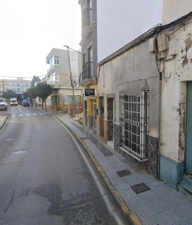 Se vende piso OKUPA en Chiclana de la Frontera (Cádiz).