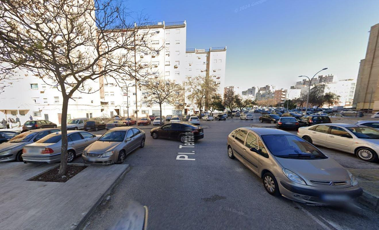 Se vende Piso OKUPADO en Plaça Teresa De Jesus  3 Jerez de l - foto 5