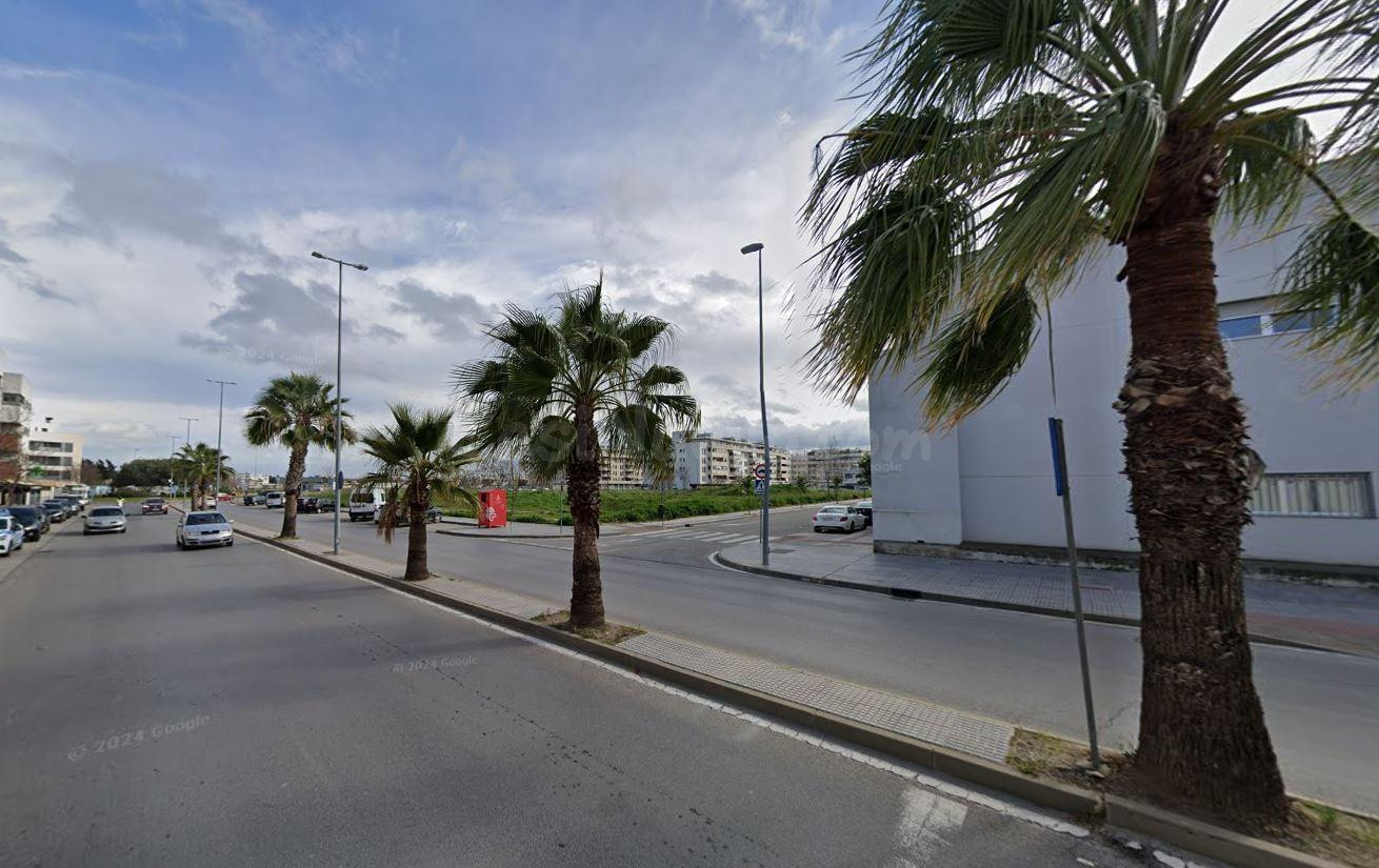 Se vende piso OKUPADO en Jerez de la Frontera (Cádiz).