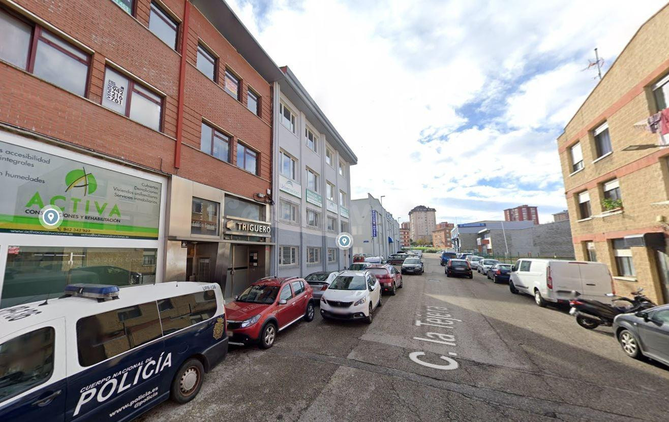 Se vende oficina OKUPA en Santander (Cantabria).