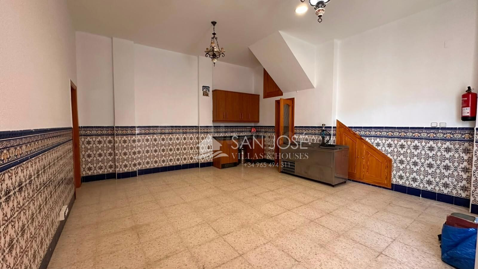 VENTA DE BONITO BUNGALOW EN ASPE, ZONA ASILO-CAMINICO DE ELC - foto 4