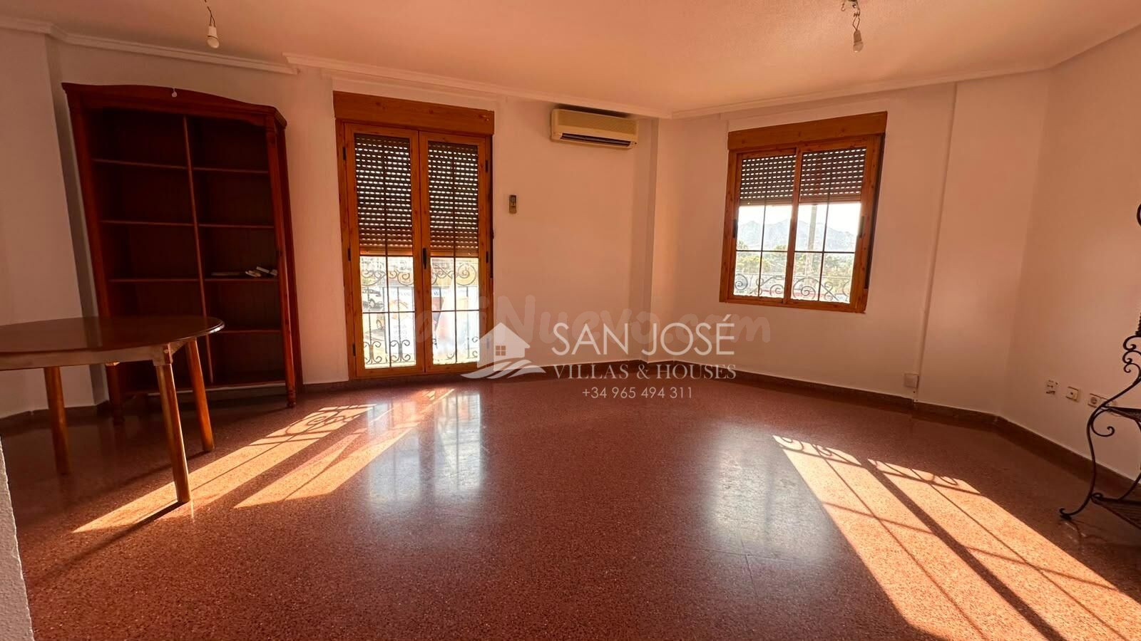 VENTA DE BONITO BUNGALOW EN ASPE, ZONA ASILO-CAMINICO DE ELC - foto 5
