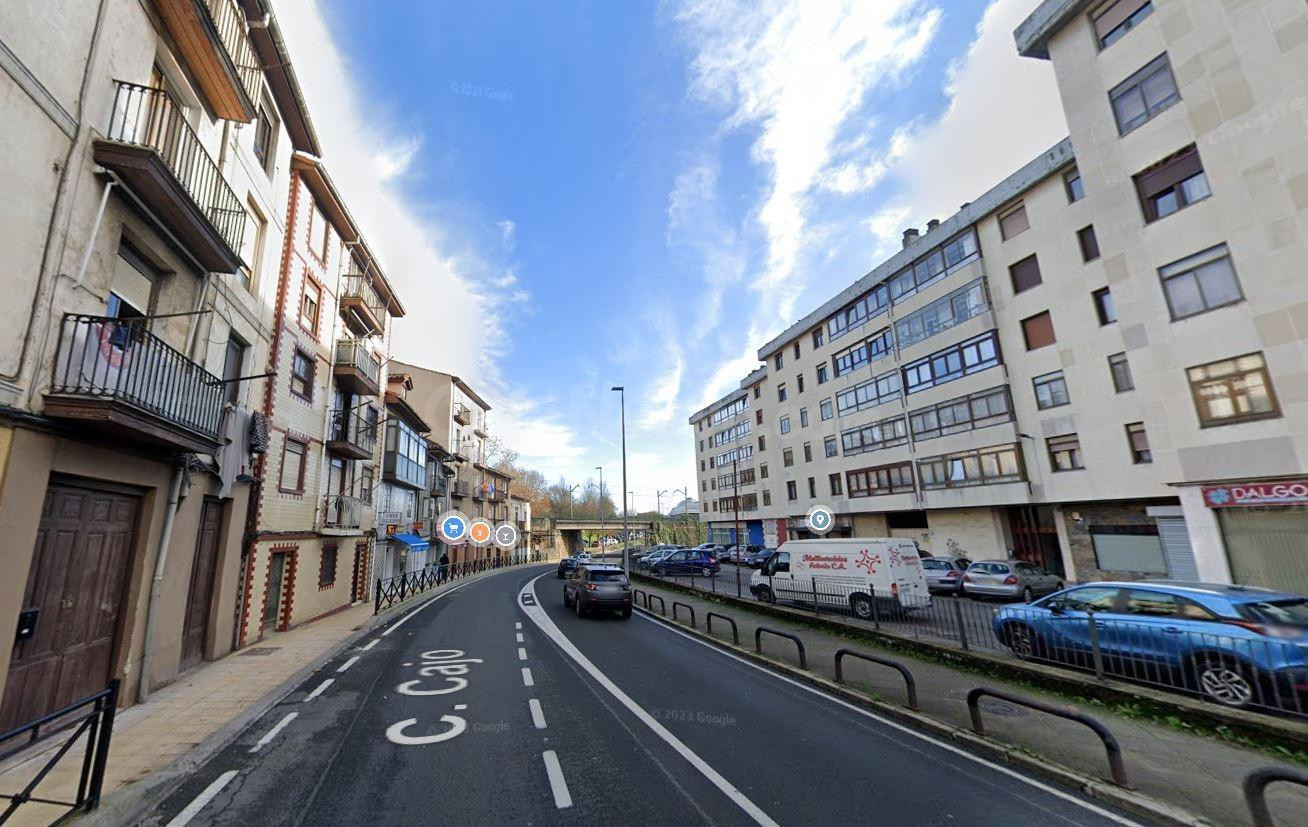 Se vende piso OKUPA en Santander (Cantabria). - foto 2
