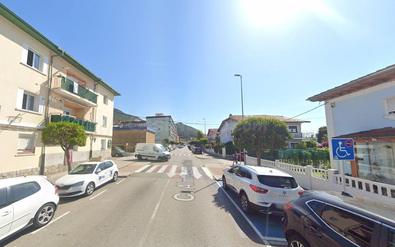 Se vende piso OKUPA en Santoña (Cantabria).