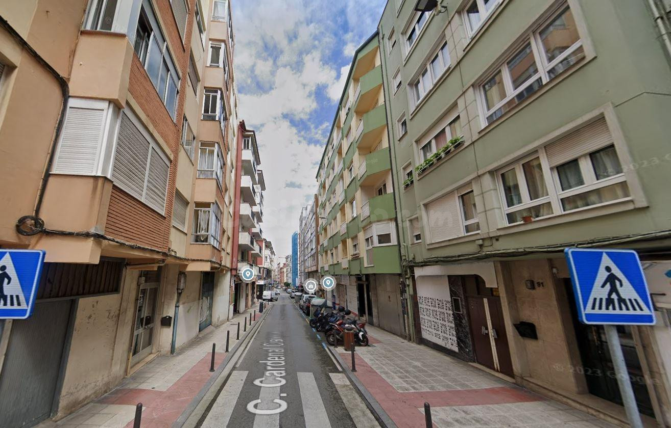 Se vende piso OKUPA en Santander (Cantabria). - foto 3