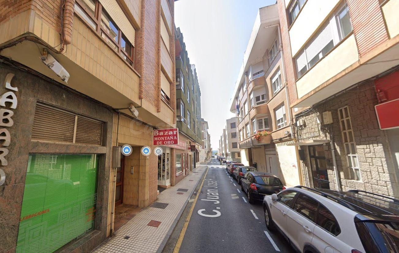 Se vende piso OKUPA en Santoña (Cantabria).