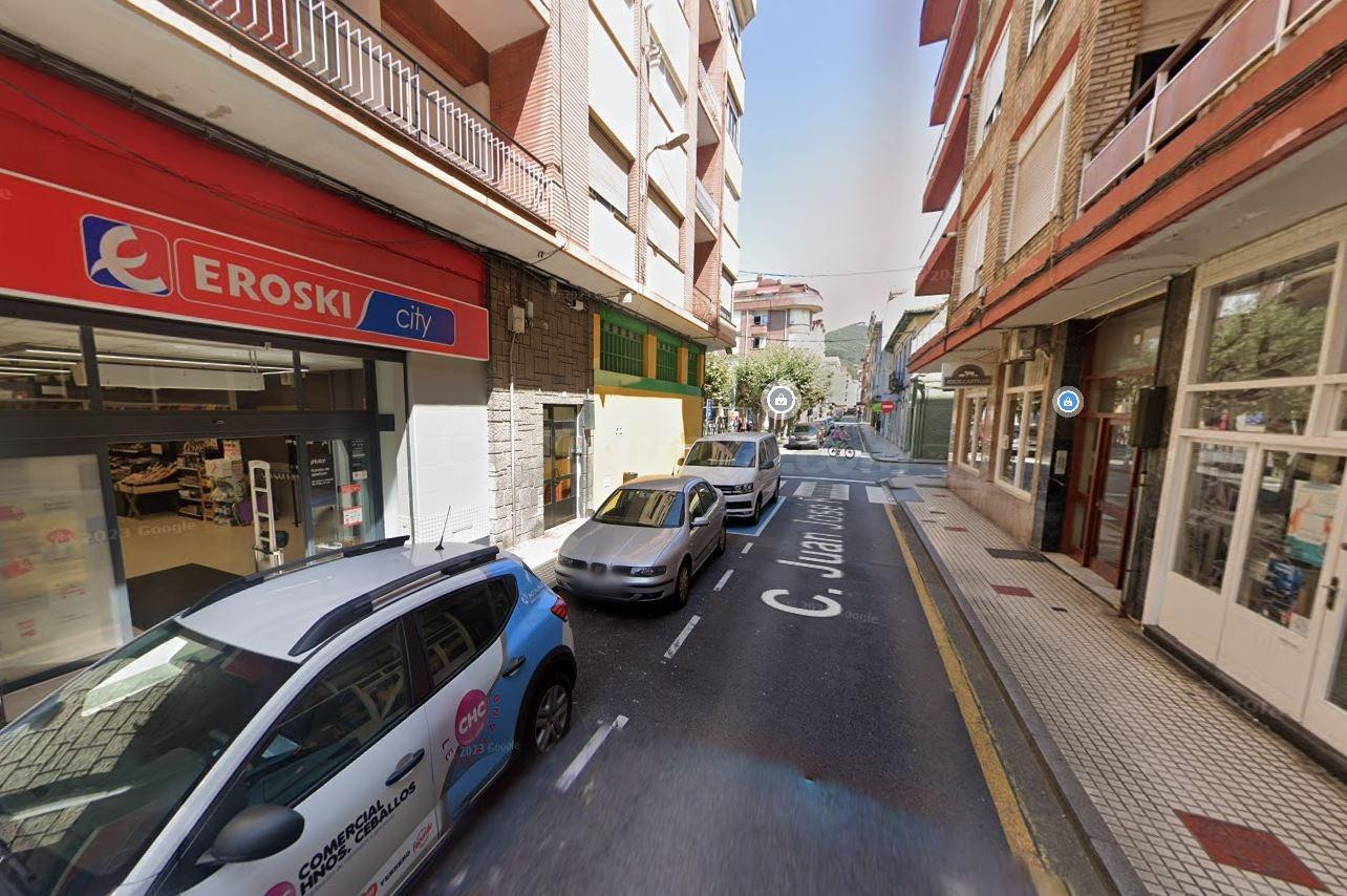 Se vende piso OKUPA en Santoña (Cantabria). - foto 2