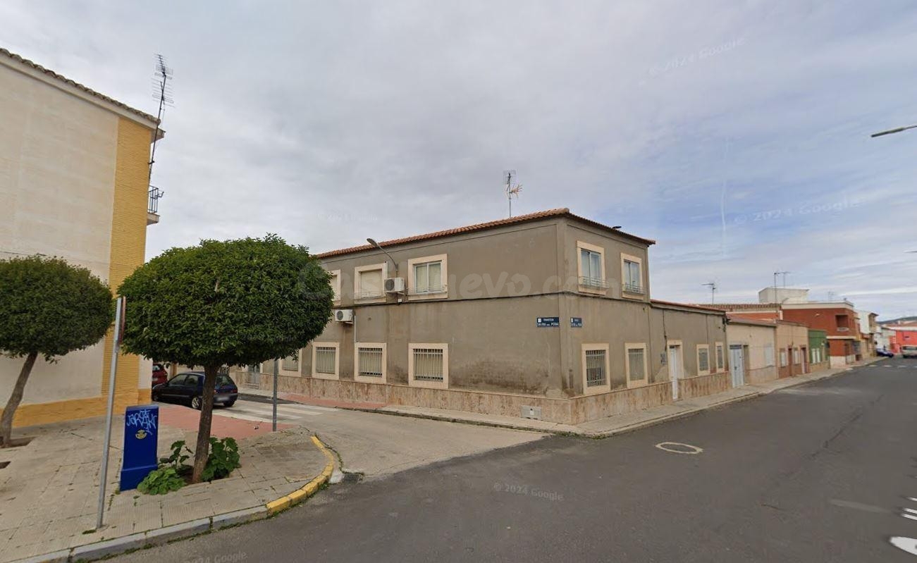 Se vende piso OKUPA en Salida Peral Valdepeñas (Ciudad Real) - foto 2