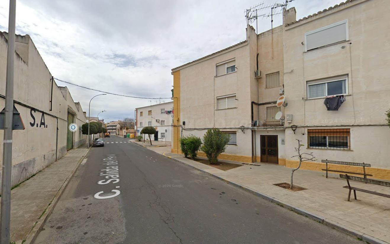 Se vende piso OKUPA en Salida Peral Valdepeñas (Ciudad Real) - foto 3