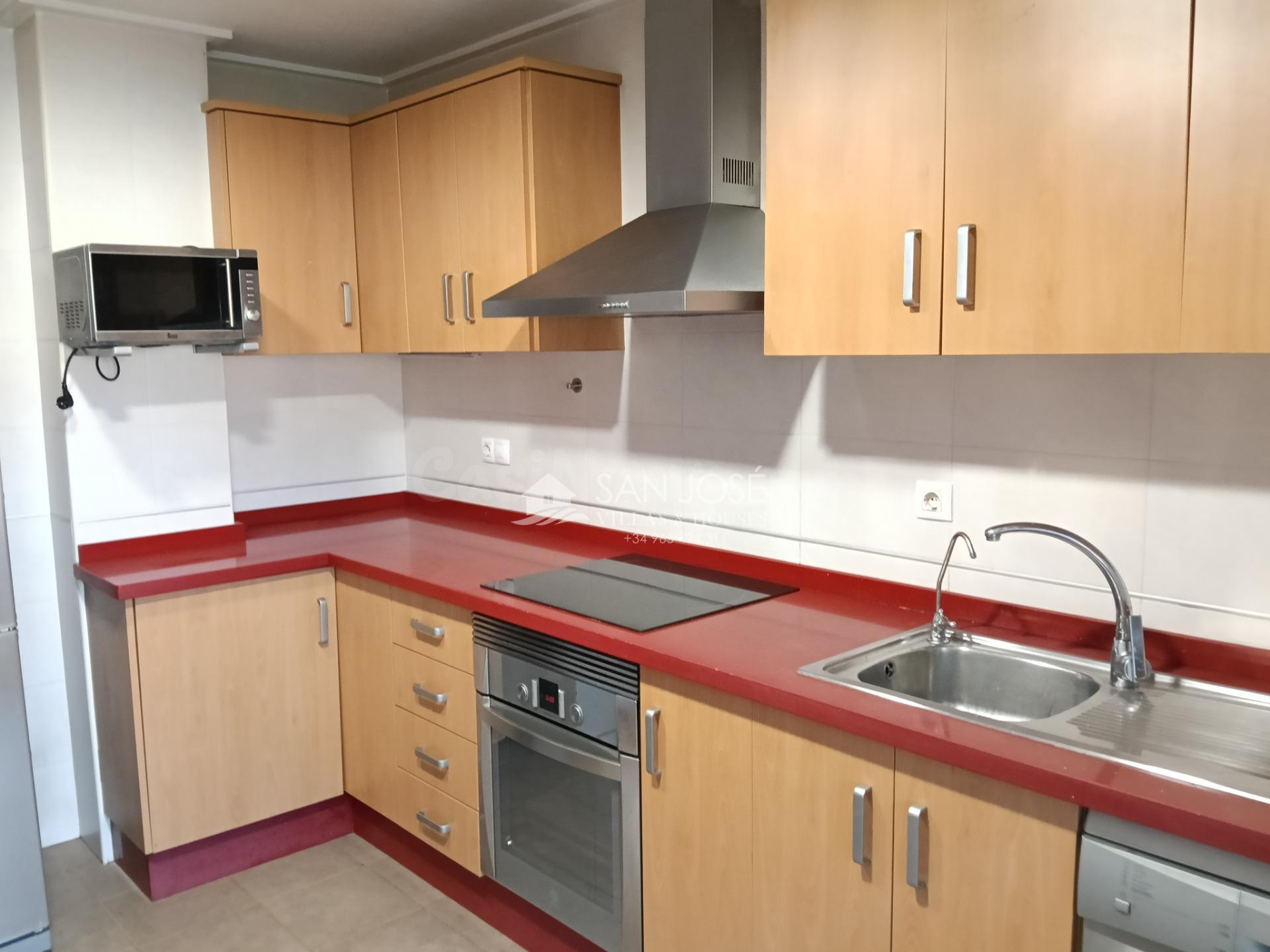 SE VENDE PISO EN BUEN ESTADO CON GRAN BALCÓN EN ASPE - foto 3