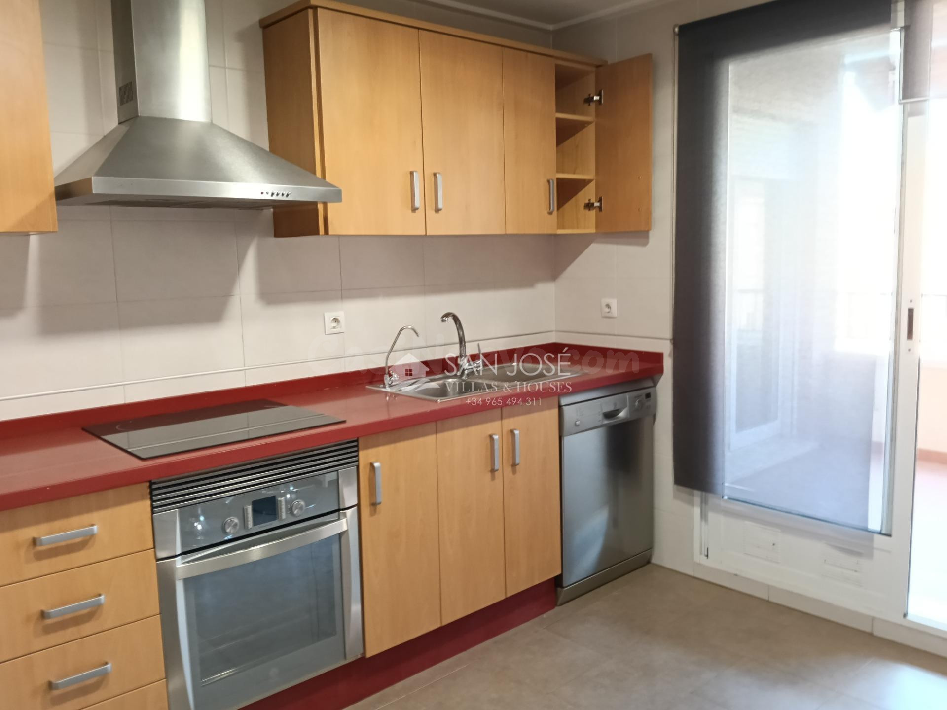 SE VENDE PISO EN BUEN ESTADO CON GRAN BALCÓN EN ASPE - foto 4