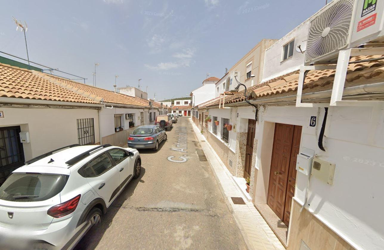 Se vende piso OKUPA en Ant Del Casti Posadas (Córdoba) - foto 2