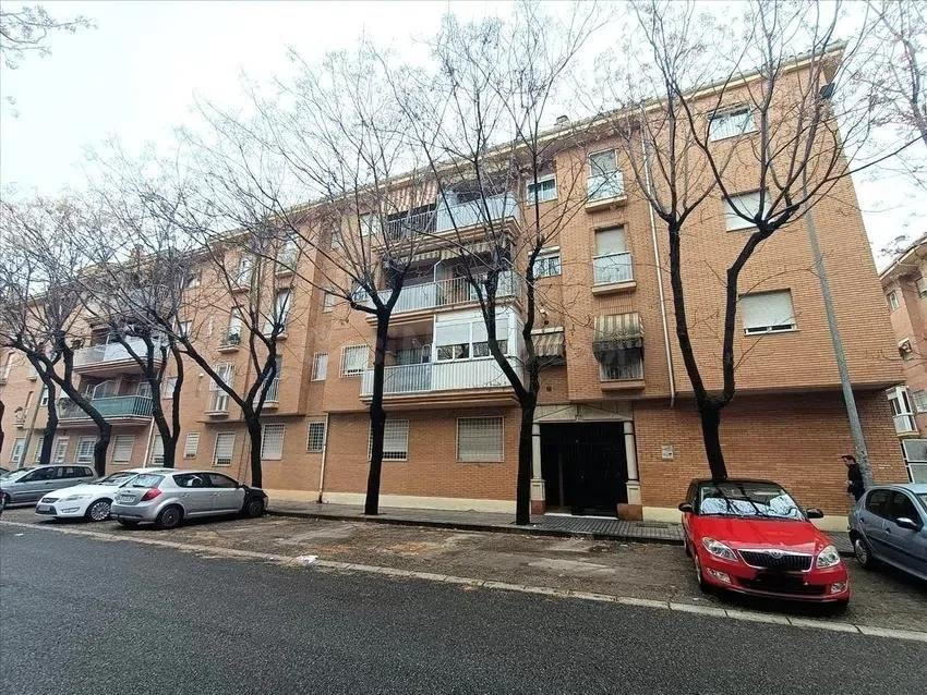 Se vende piso OKUPADO en Calle Lomas Nº 6 Córdoba (Córdoba)