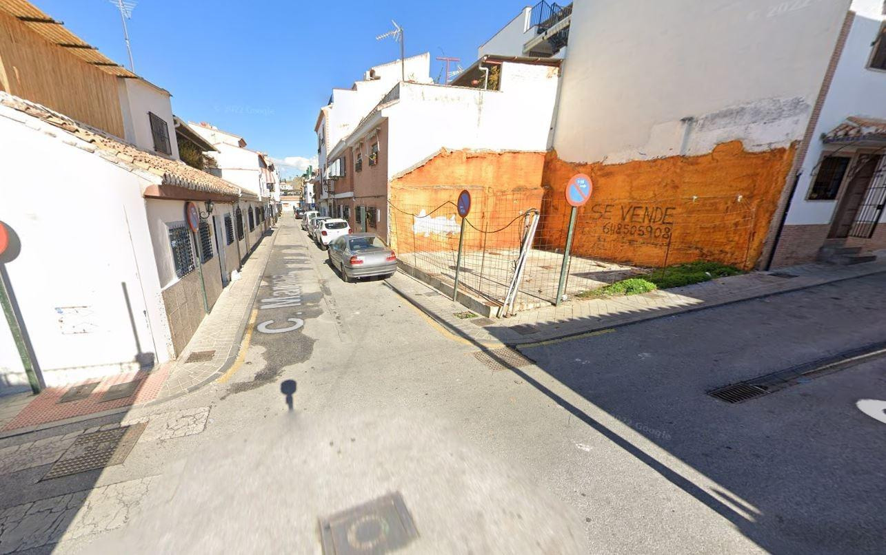Se vende casa adosada OKUPA en Marina Granada (Granada)