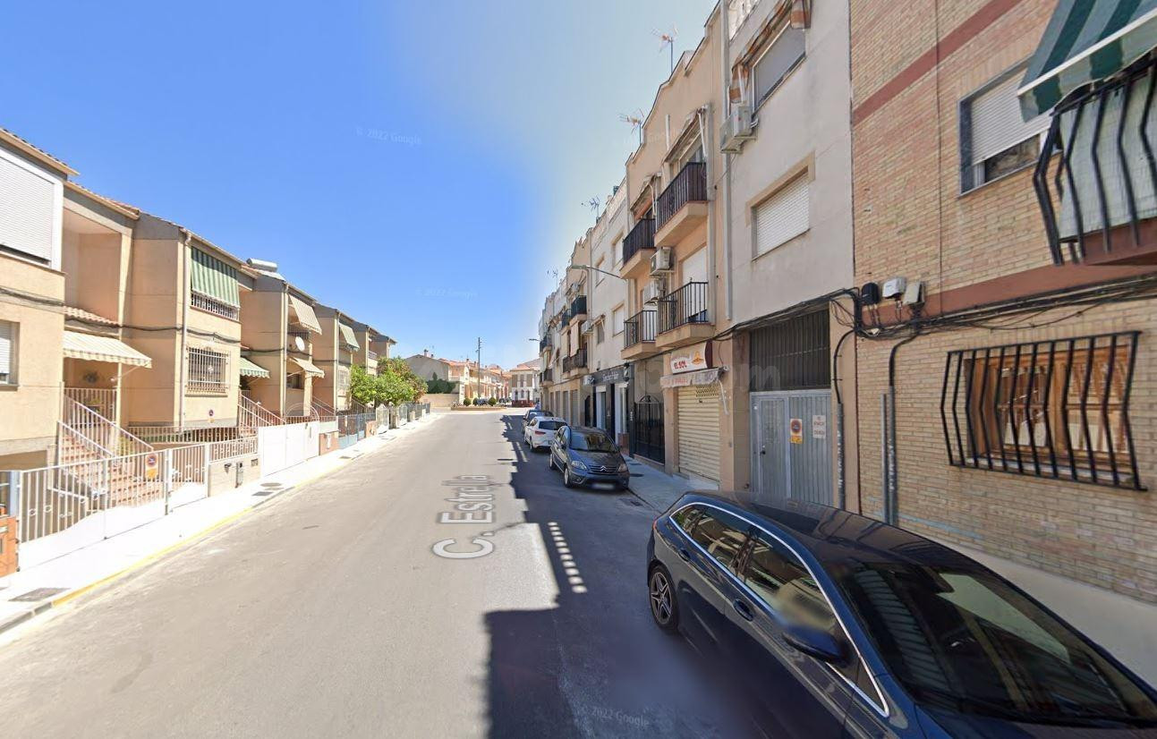 Se vende piso OKUPADO en C/ Estrella, Peligros (Granada)