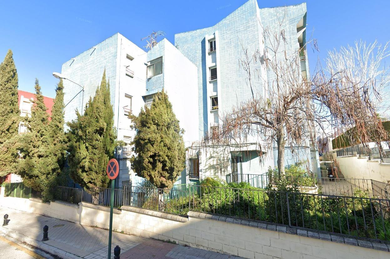 Se vende piso OKUPADO en Ronda De Alfareros Nº 13 Granada (G