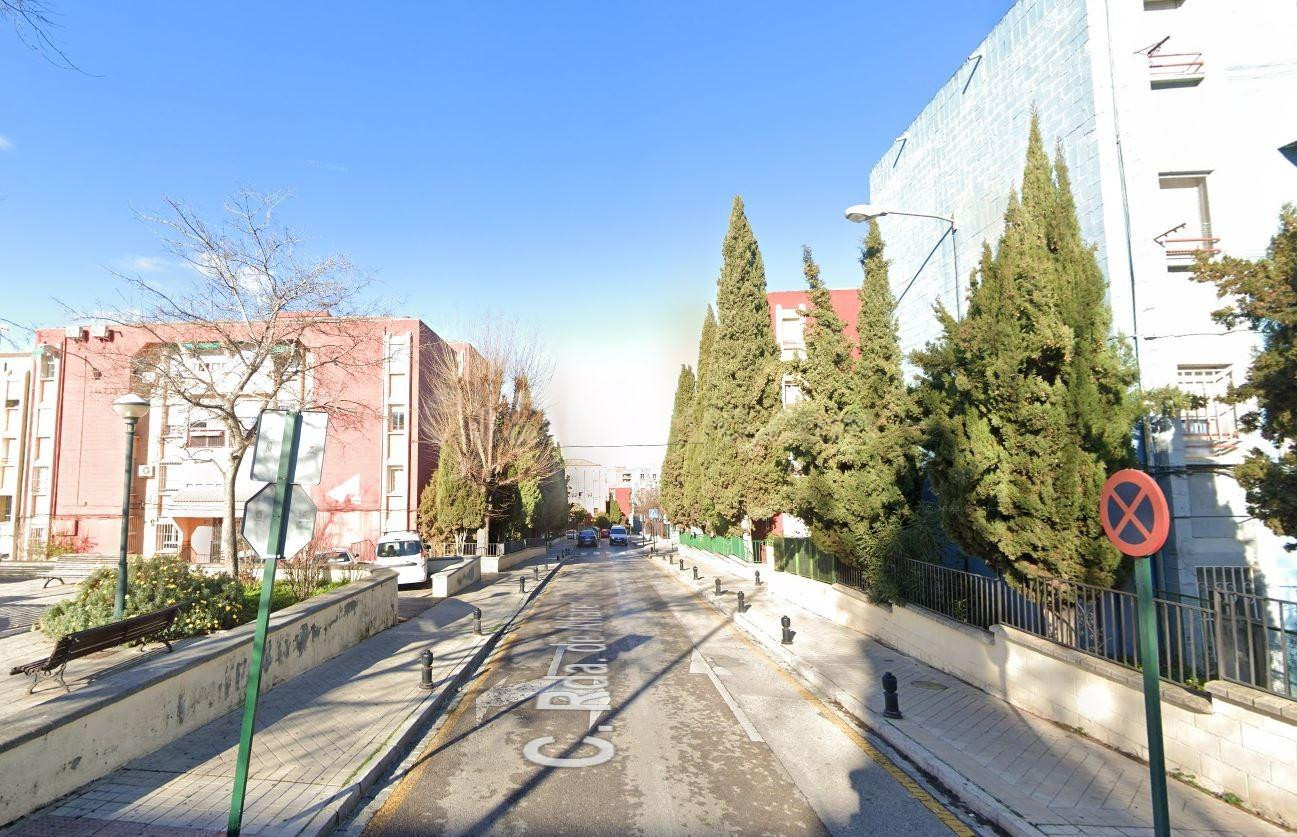 Se vende piso OKUPADO en Ronda De Alfareros Nº 13 Granada (G - foto 3