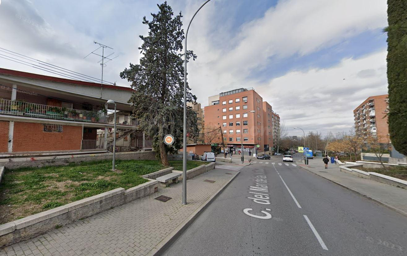 Se vende casa independiente OKUPA en Calle Mar de las Antill