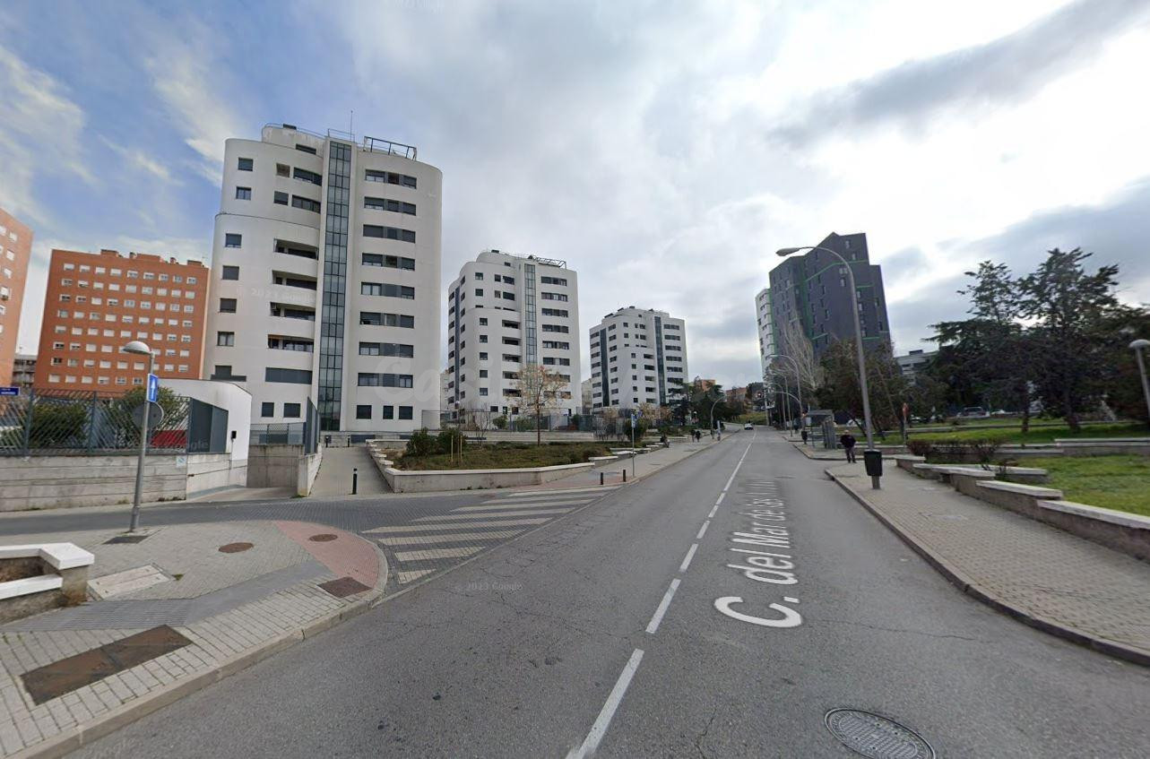 Se vende casa independiente OKUPA en Calle Mar de las Antill - foto 2