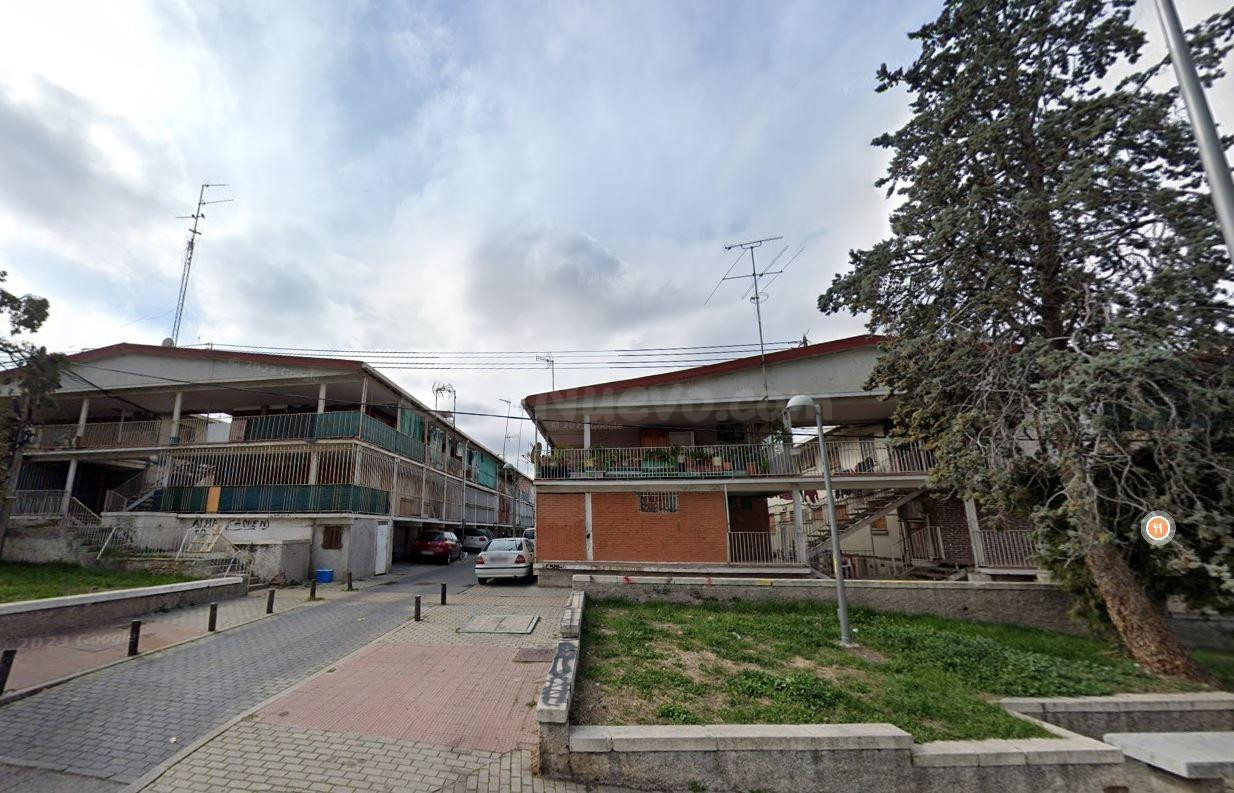 Se vende casa independiente OKUPA en Calle Mar de las Antill - foto 3