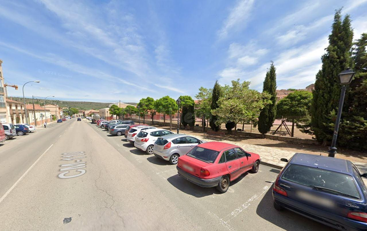 Se vende piso OKUPA en Sigüenza (Guadalajara). - foto 3