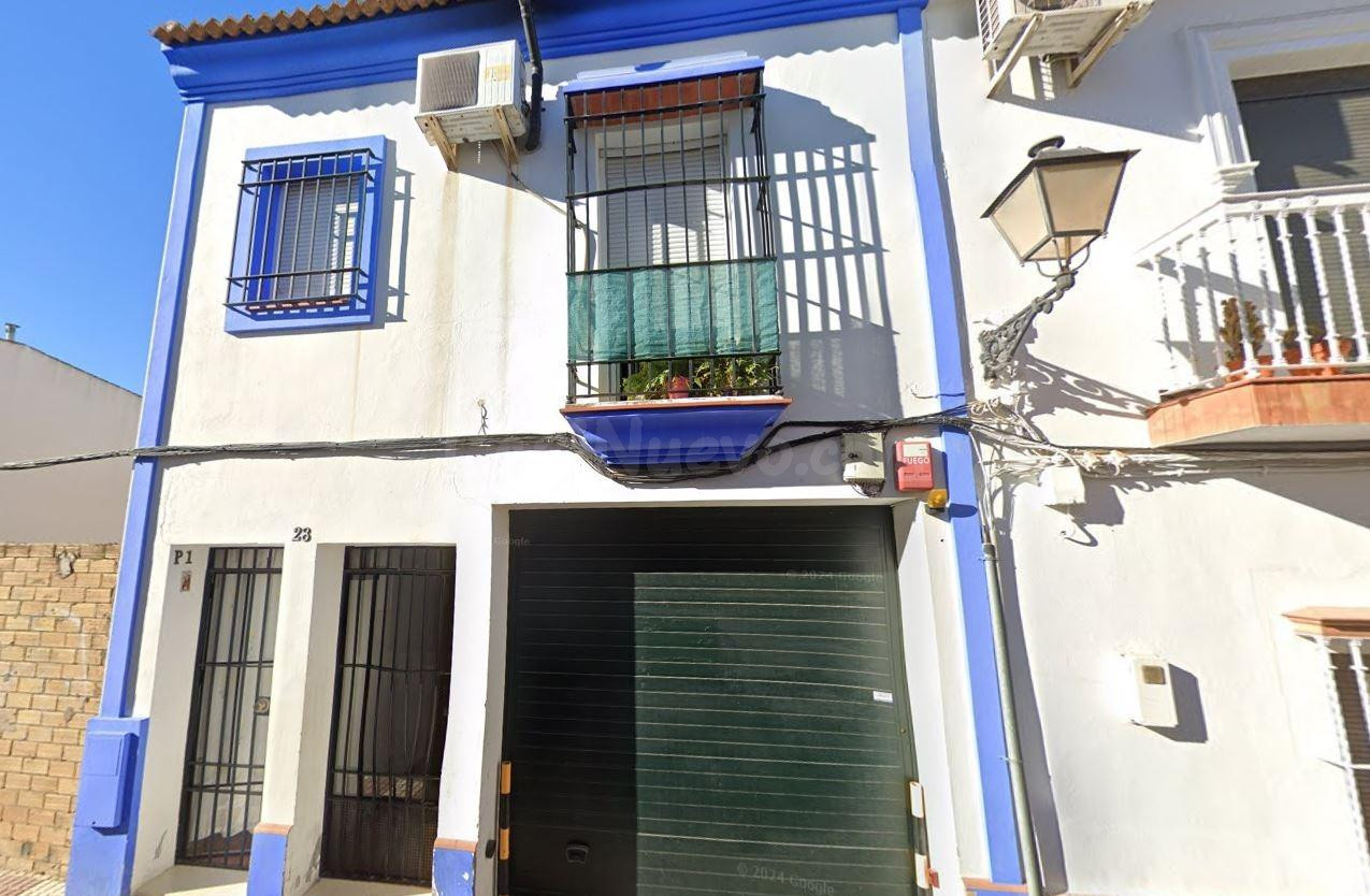 Se vende casa independiente OKUPA en Calle Ramon Y Cajal Nº 