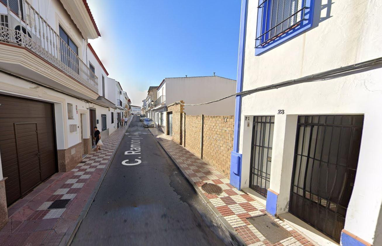 Se vende casa independiente OKUPA en Calle Ramon Y Cajal Nº  - foto 2