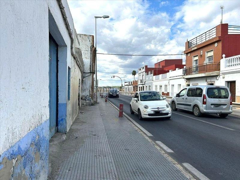 Se vende casa independiente OKUPADA en Carretera Huelva-Isla - foto 3
