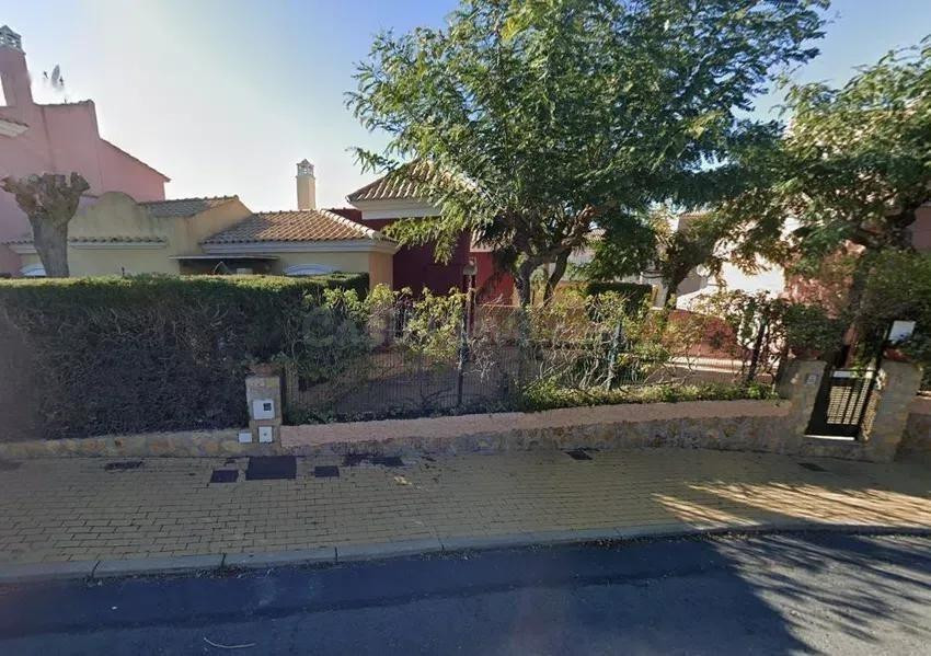 Se vende CASA OKUPADA en paseo De La Chirina Nº 16 Isla Cris - foto 3