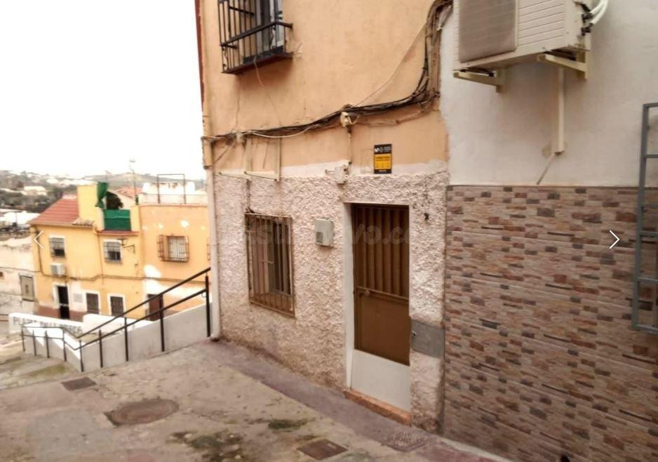 Se vende casa independiente OKUPADA en Avenida Cruz De La Ma