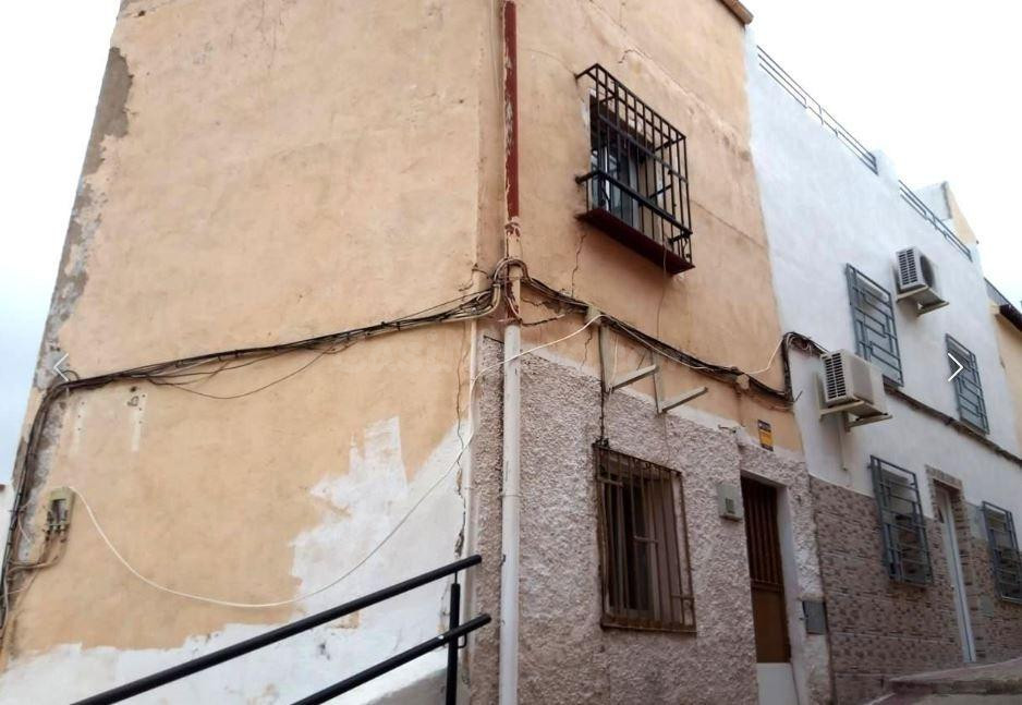 Se vende casa independiente OKUPADA en Avenida Cruz De La Ma - foto 2