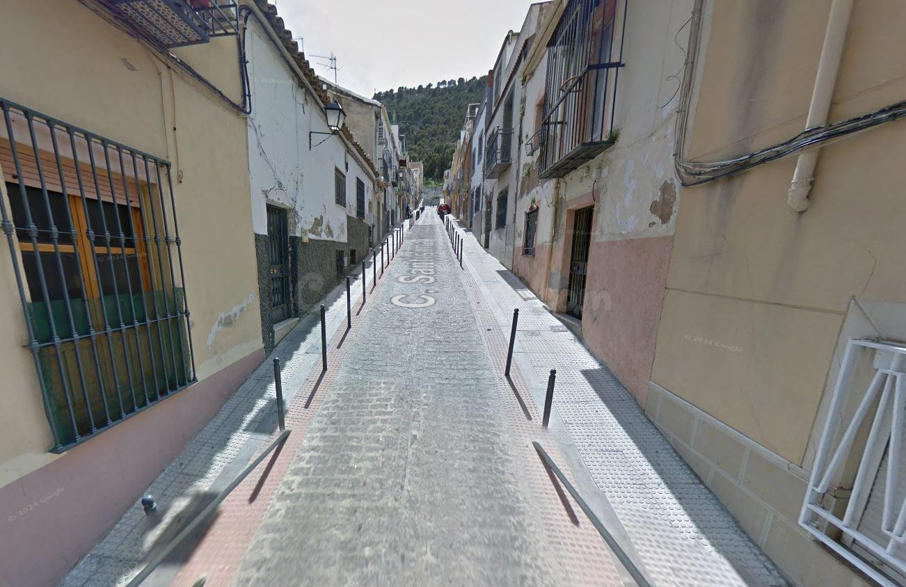 Se vende casa independiente OKUPA en Jaén (Jaén). - foto 2