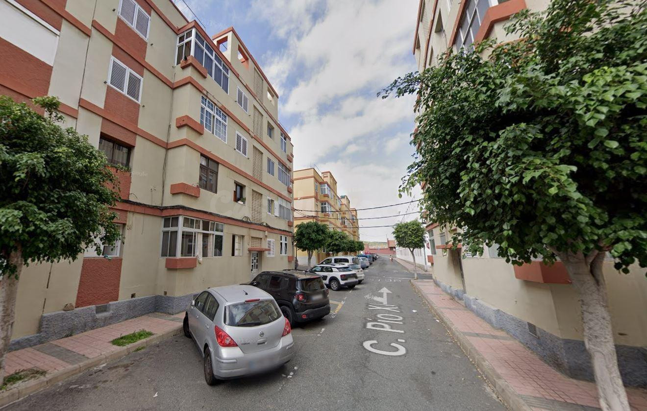 Se vende piso OKUPA en Pio Xi Telde (Las Palmas) - foto 2