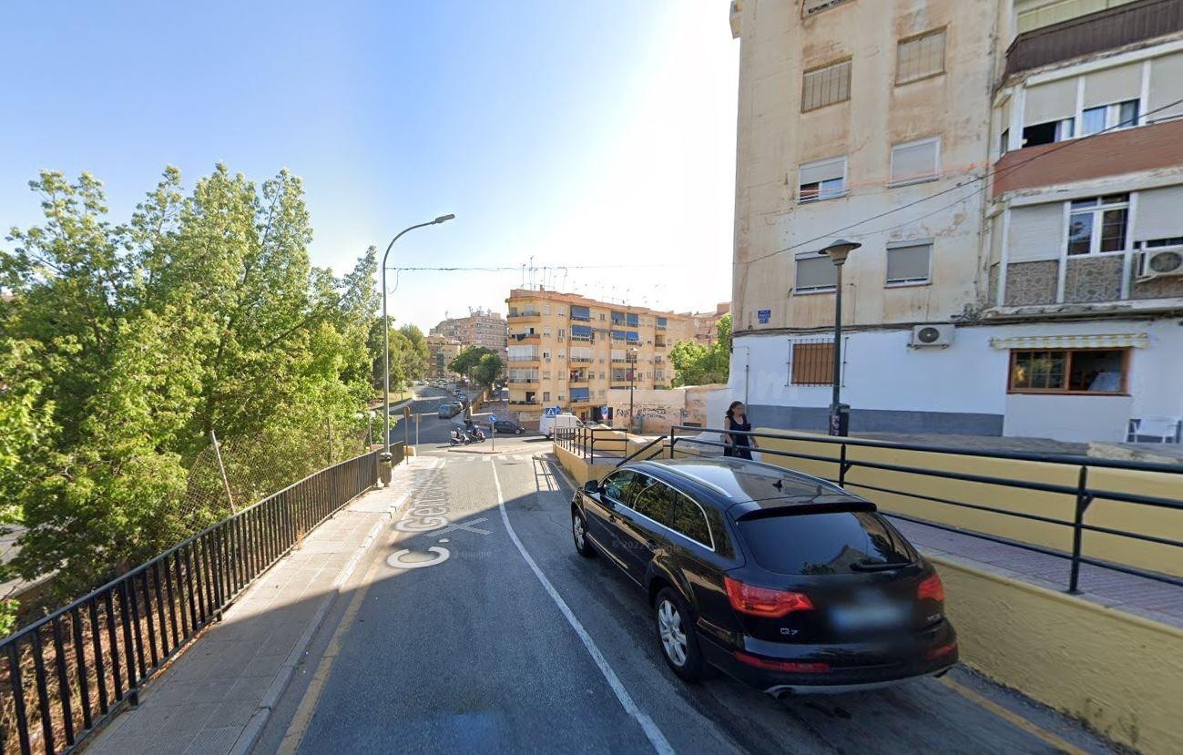 Se vende piso OKUPA en Málaga (Málaga). - foto 2