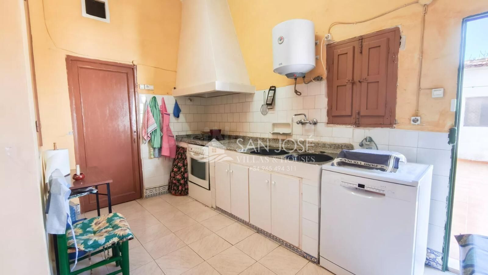 SE VENDE CHALET EN BUEN ESTADO EN NOVELDA ZONA EL CAMPET - foto 3