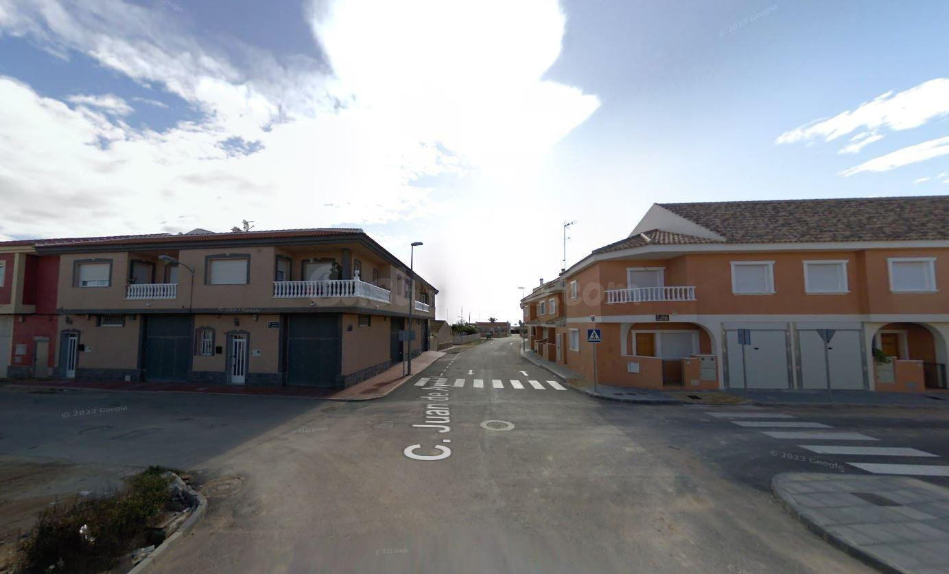 Se vende piso OKUPA en Torre-Pacheco (Murcia). - foto 3